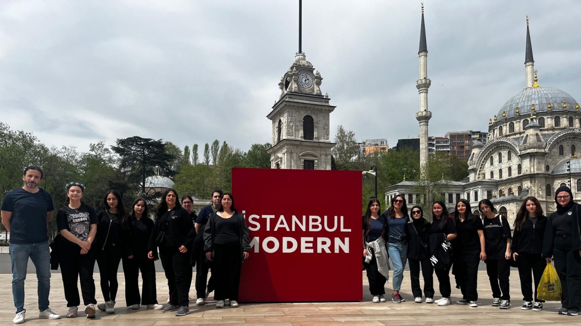 Öğrencilerimiz İstanbul Modern Müzesi'nde STEAM Atölyesini Deneyimledi